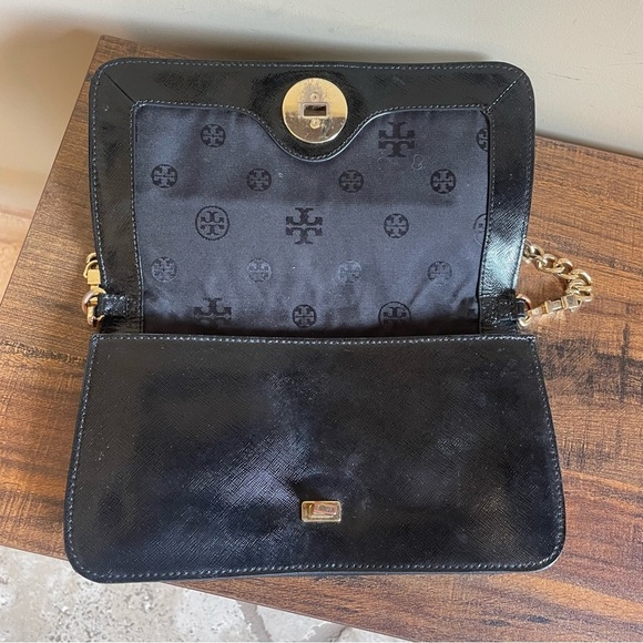 Tory Burch Adalyn Black Shoulder Bag Clutch Gold Patent Saffiano Leather - Picture 6 of 10